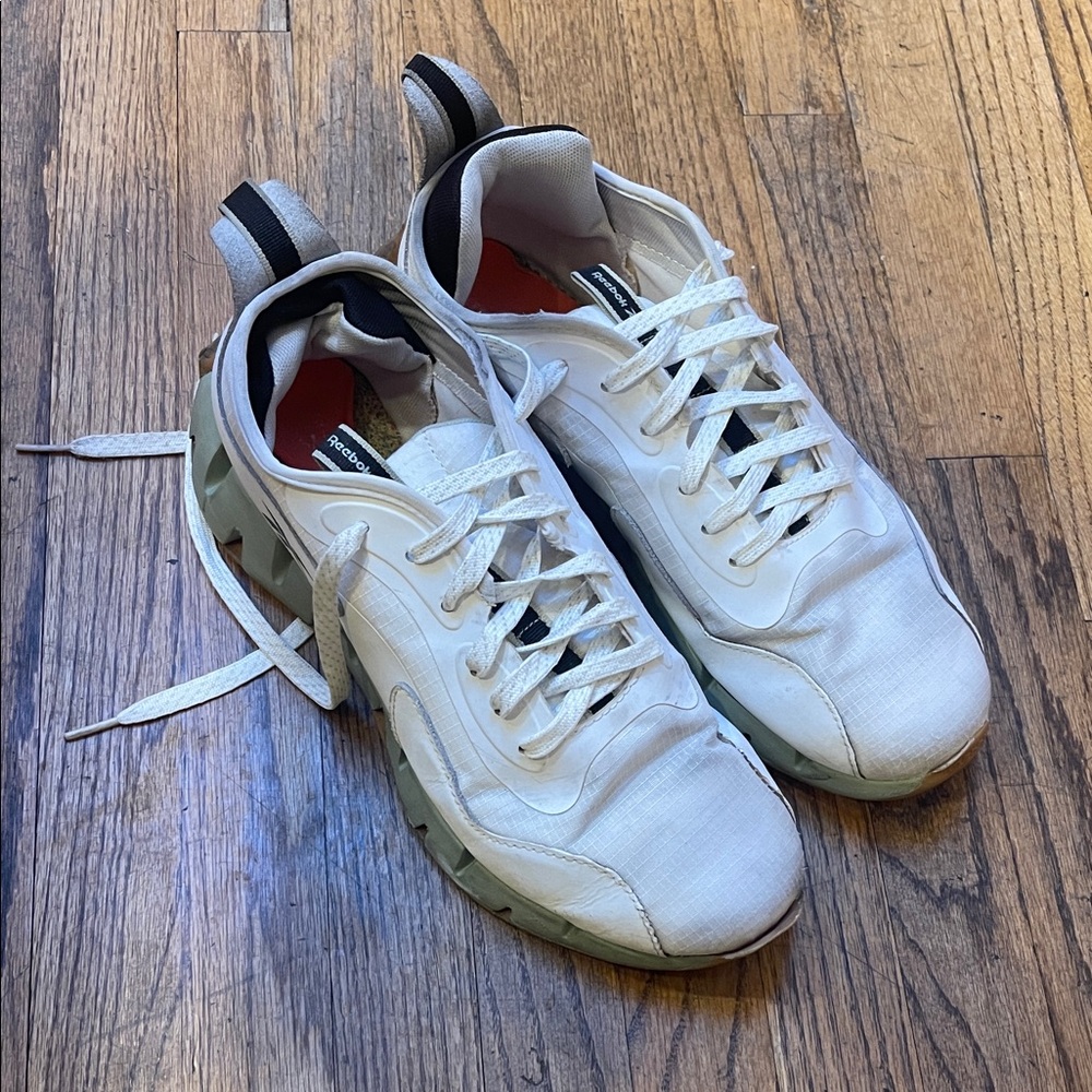 Reebok Men's White and Black Sneakers